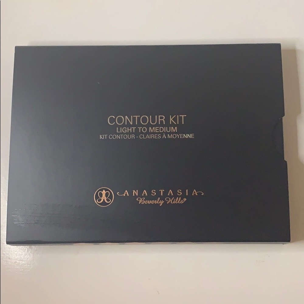 Anastasia Light to Medium Contour Palette